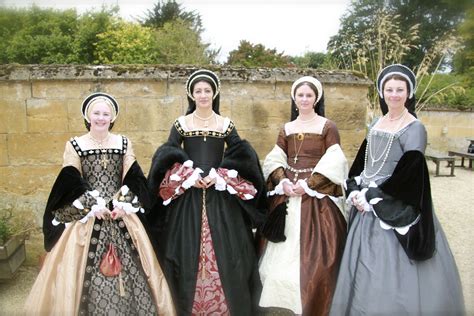 tudor gowns|what did tudor girls wear.